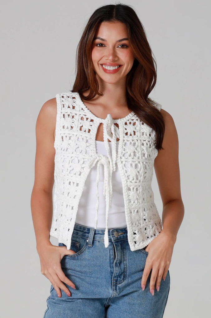 Háčkovaná boho vesta z bavlny – Pure White
