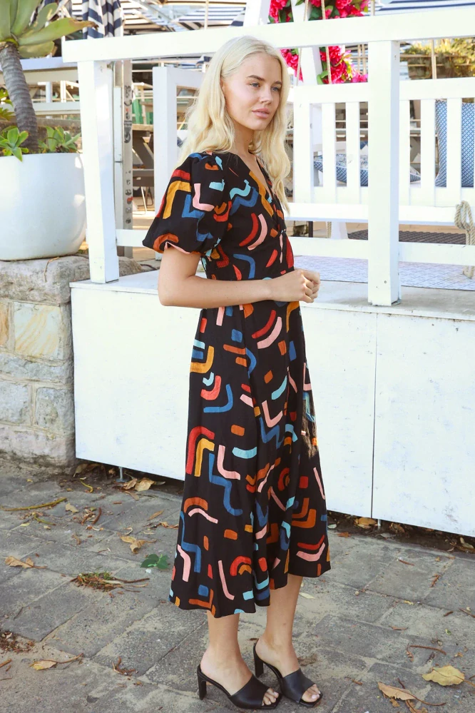 Midi šaty - abstraktní vzor