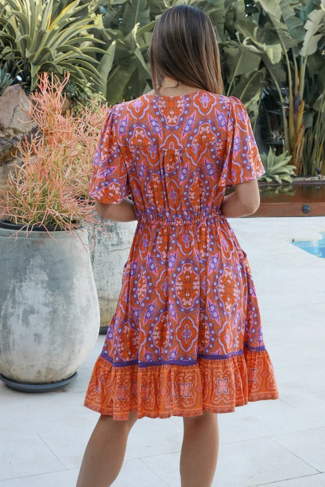 Krátké šaty - podzimní vánek