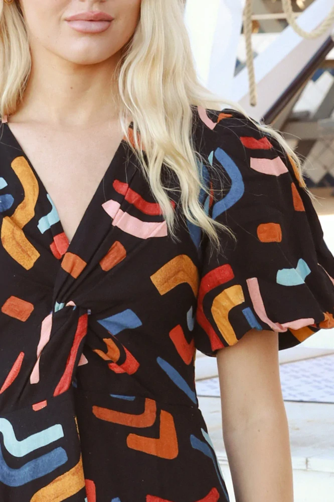 Midi šaty - abstraktní vzor